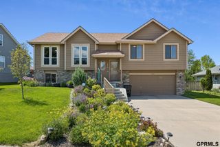 608 Ruby Road, Papillion, NE 68133