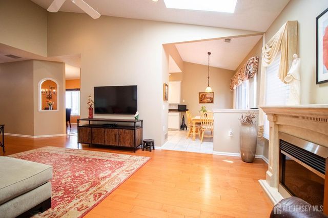 9 Brighton Court, Monroe, NJ 08831