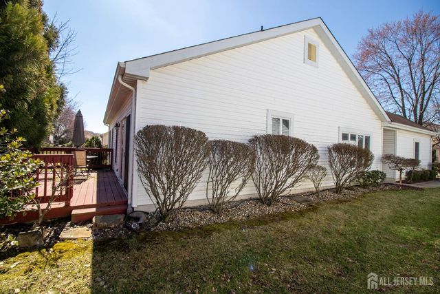 9 Brighton Court, Monroe, NJ 08831