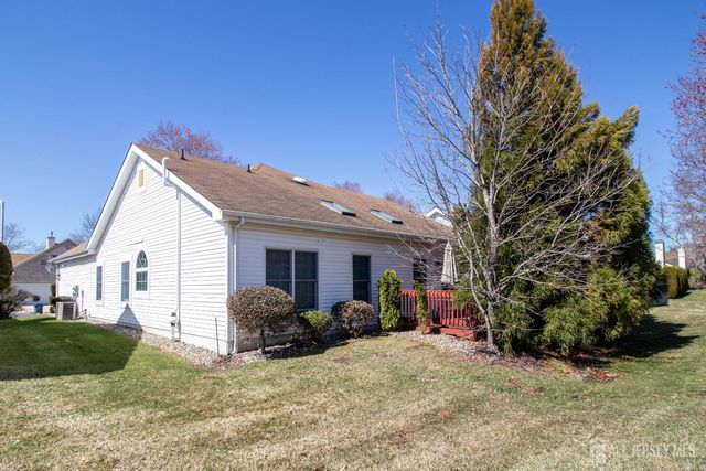 9 Brighton Court, Monroe, NJ 08831