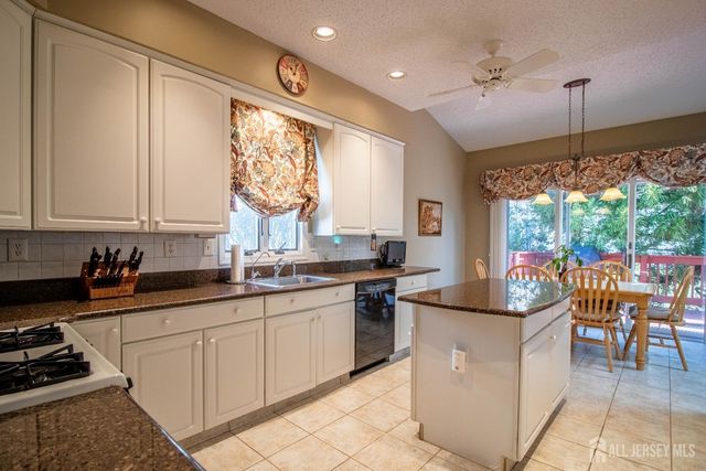 9 Brighton Court, Monroe, NJ 08831