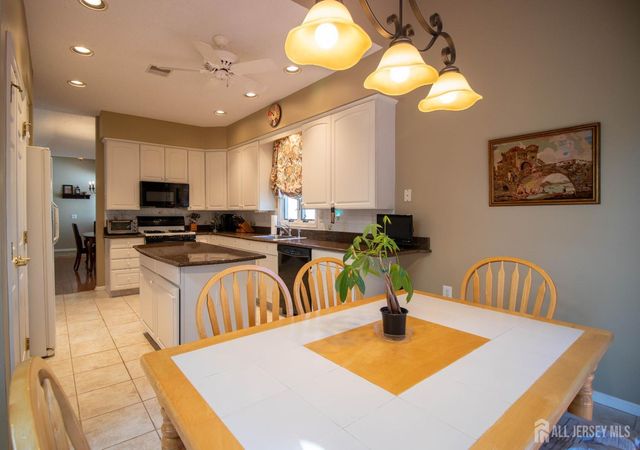 9 Brighton Court, Monroe, NJ 08831