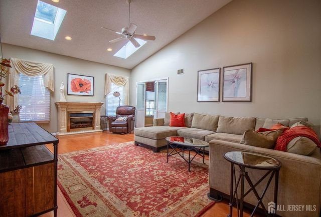 9 Brighton Court, Monroe, NJ 08831