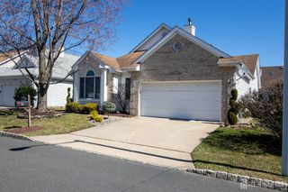 9 Brighton Court, Monroe, NJ 08831