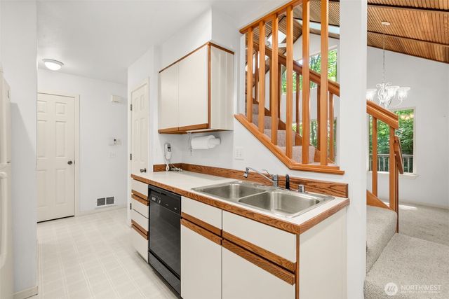 431 E Pointes Drive E, Shelton, WA 98584