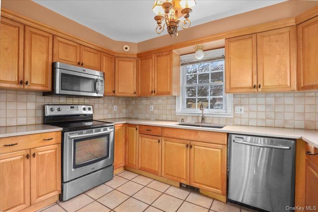 74 White Road, Scarsdale, NY 10583