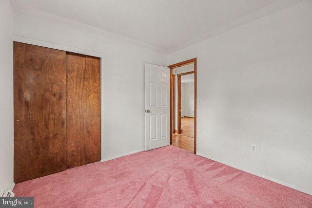 32-34 N POPLAR ST, Mount Carmel, PA 17851