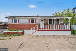 32-34 N POPLAR ST, Mount Carmel, PA 17851