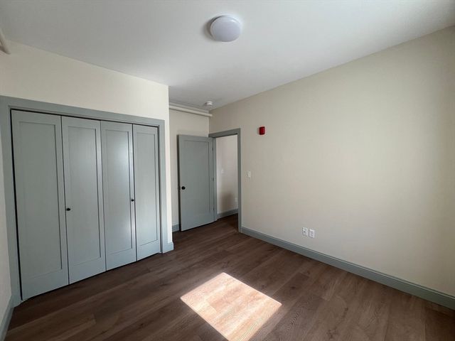 160 Seabury St 13, Fall River, MA 02720