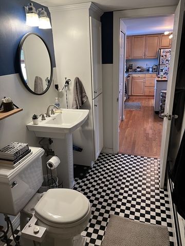 74 Essex St 3, Salem, MA 01970