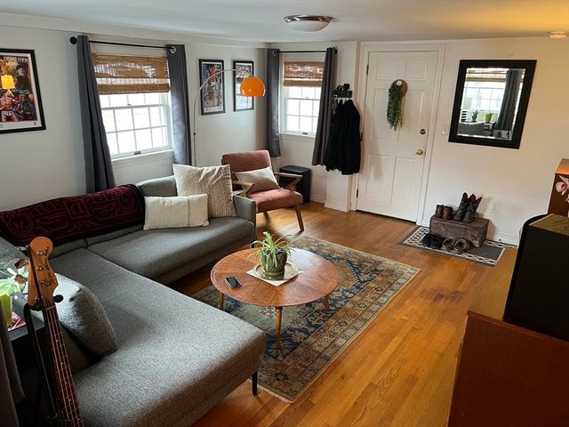 74 Essex St 3, Salem, MA 01970