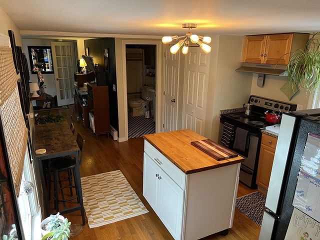 74 Essex St 3, Salem, MA 01970