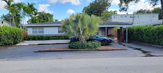 1000 NE 17th Court, Fort Lauderdale, FL 33305