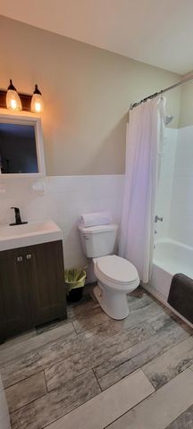 1000 NE 17th Court, Fort Lauderdale, FL 33305