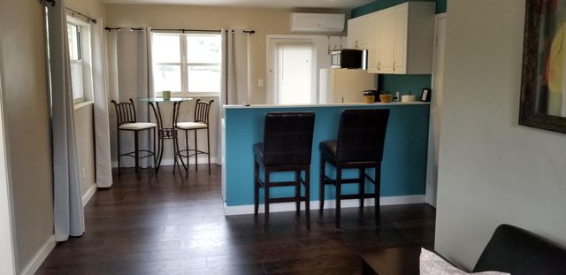1000 NE 17th Court, Fort Lauderdale, FL 33305