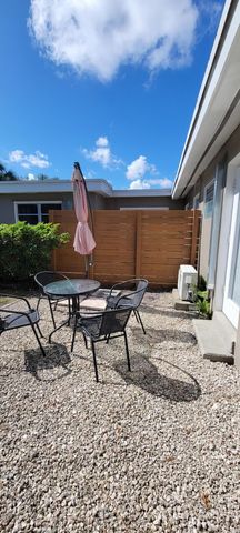 1000 NE 17th Court, Fort Lauderdale, FL 33305