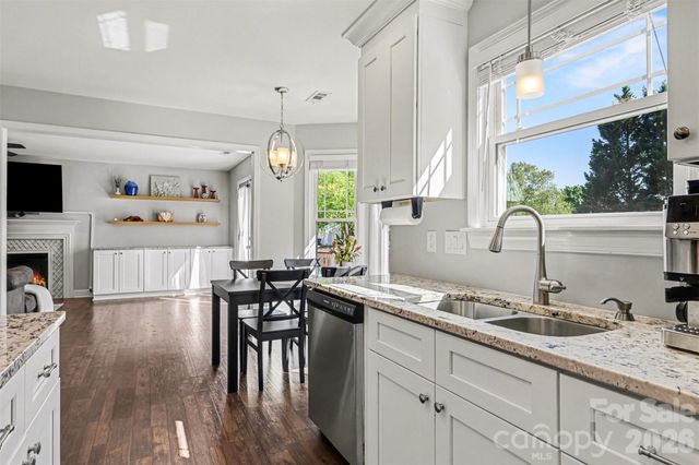 8536 Ochre Drive, Charlotte, NC 28215