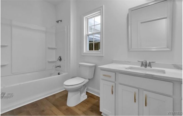 5665 Southwestern Boulevard 14B, Hamburg, NY 14075