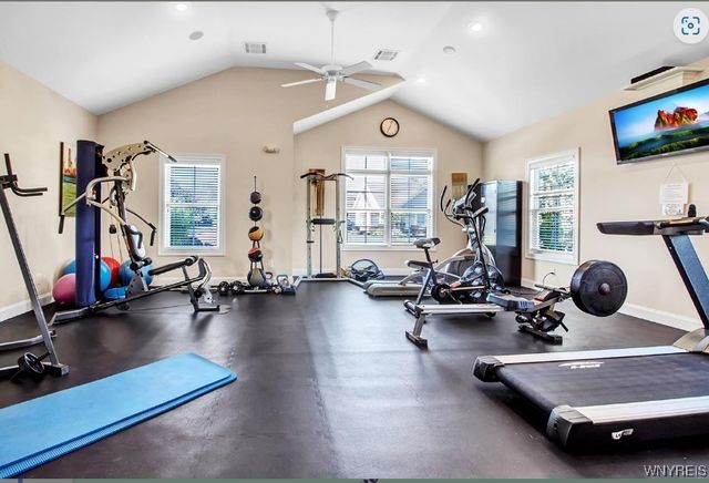 5665 Southwestern Boulevard 14B, Hamburg, NY 14075