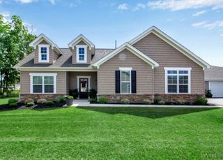 5665 Southwestern Boulevard 14B, Hamburg, NY 14075