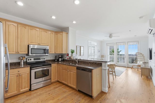 106 W Arctic Avenue 3l, Folly Beach, SC 29439