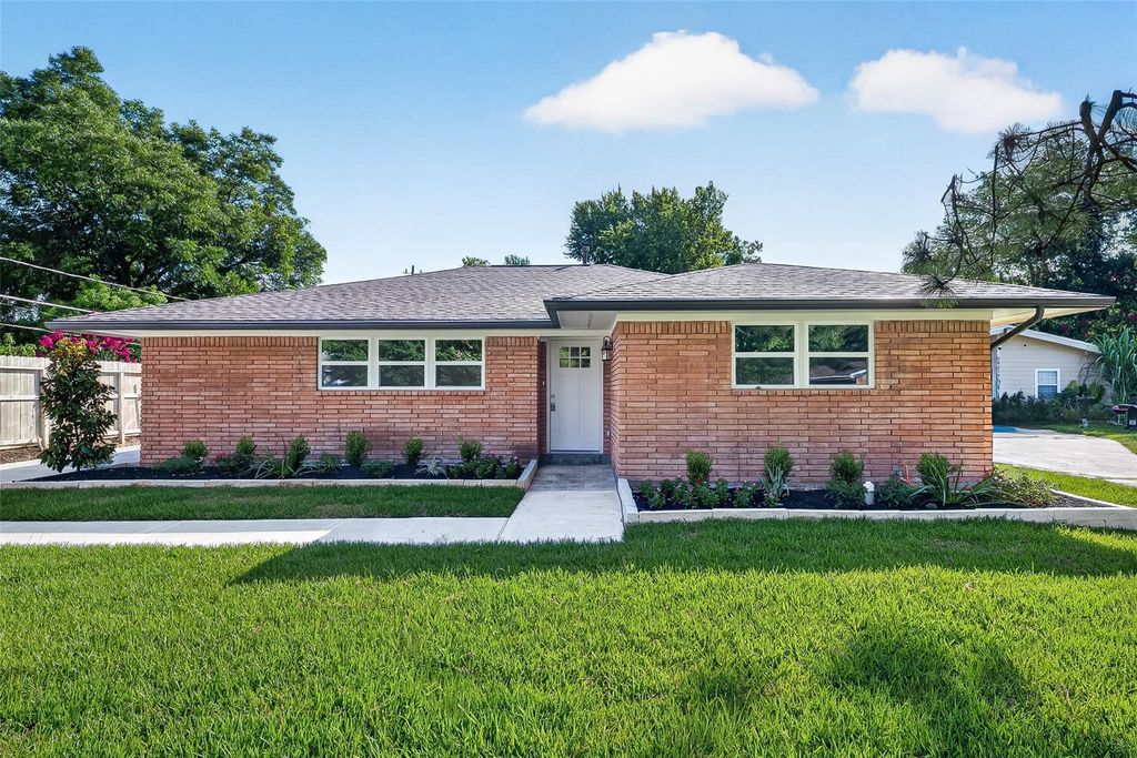 5427 Bliss Street, Houston, TX 77017