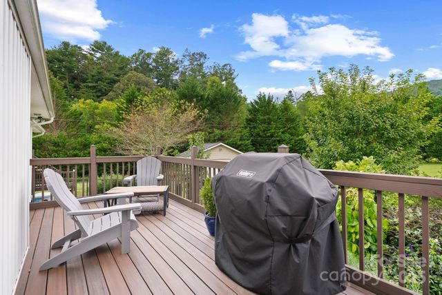 6 Sayles Town Road, Fairview, NC 28730