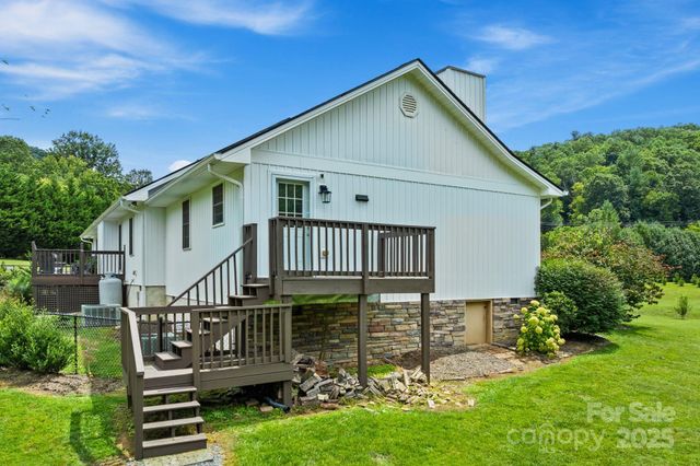 6 Sayles Town Road, Fairview, NC 28730