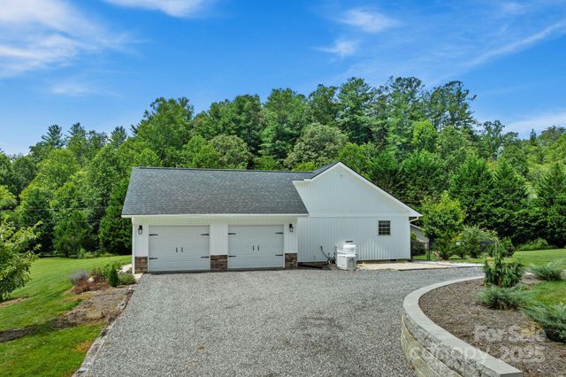 6 Sayles Town Road, Fairview, NC 28730