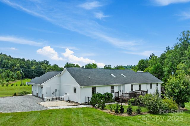 6 Sayles Town Road, Fairview, NC 28730