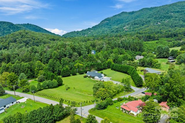 6 Sayles Town Road, Fairview, NC 28730
