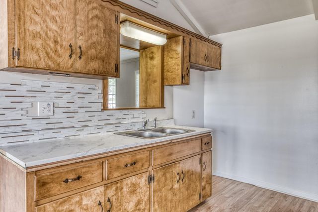 407 W Glenn Street, Bellville, TX 77418