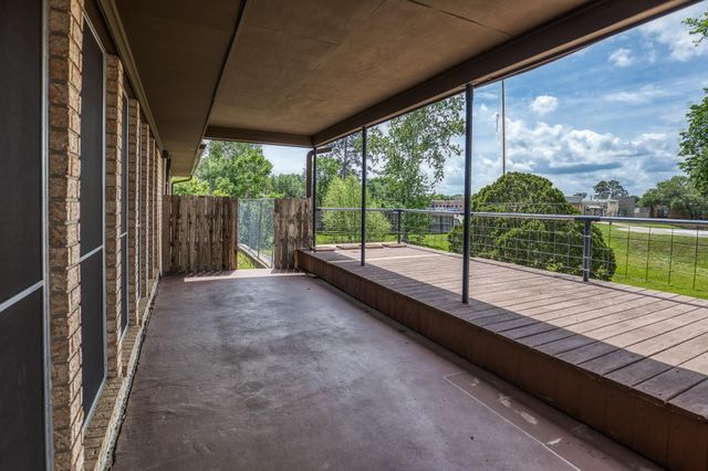 407 W Glenn Street, Bellville, TX 77418