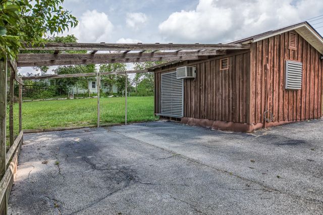 407 W Glenn Street, Bellville, TX 77418