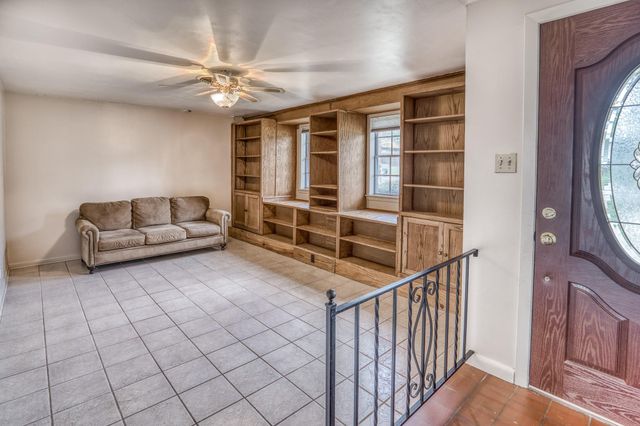 407 W Glenn Street, Bellville, TX 77418