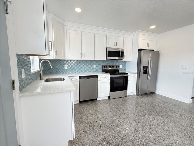 119 147TH AVENUE E B, Madeira Beach, FL 33708