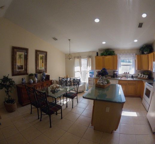 8415 22nd Street, Vero Beach, FL 32966