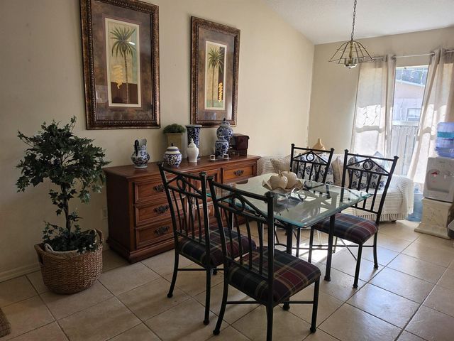 8415 22nd Street, Vero Beach, FL 32966