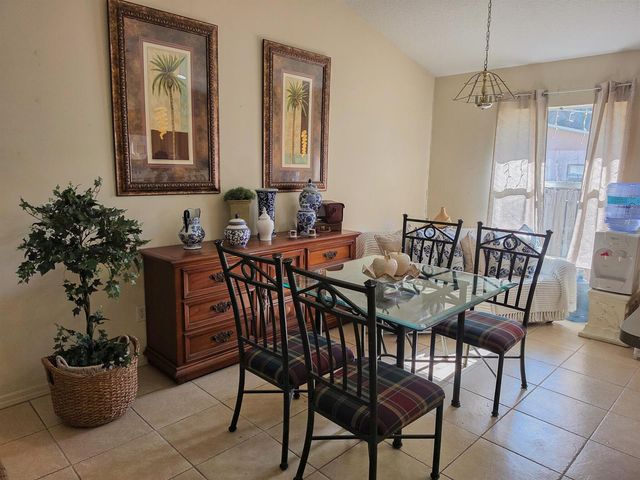 8415 22nd Street, Vero Beach, FL 32966