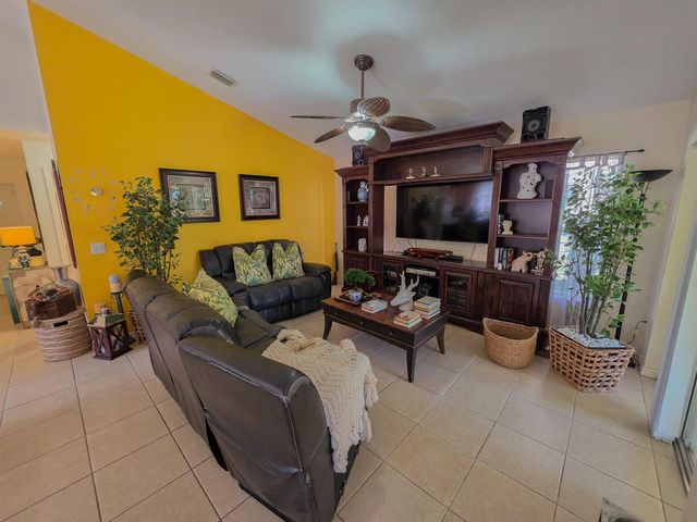 8415 22nd Street, Vero Beach, FL 32966