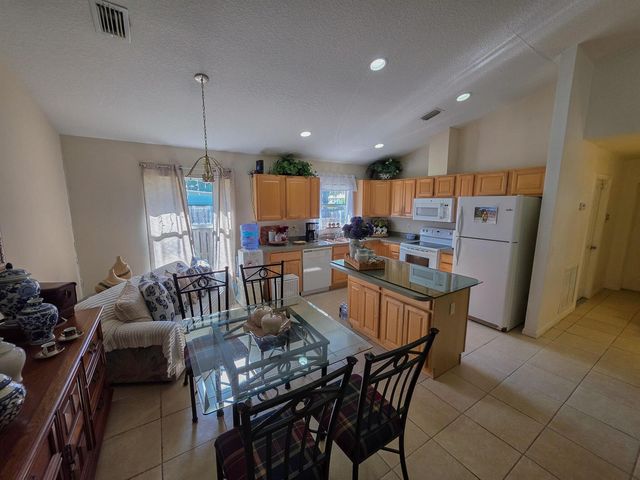 8415 22nd Street, Vero Beach, FL 32966