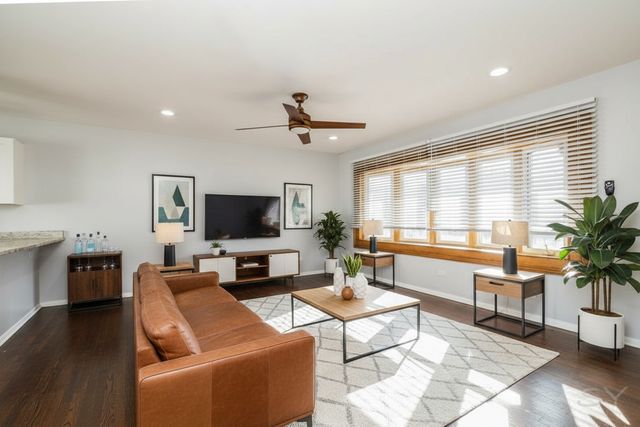 83 Indianwood Drive, Thornton, IL 60476