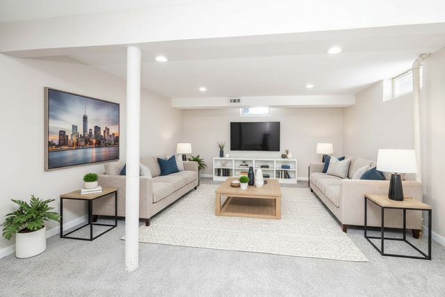 83 Indianwood Drive, Thornton, IL 60476