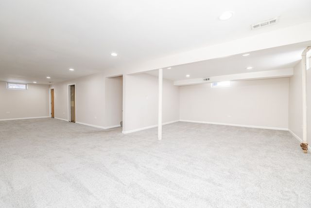 83 Indianwood Drive, Thornton, IL 60476