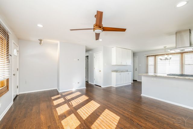 83 Indianwood Drive, Thornton, IL 60476