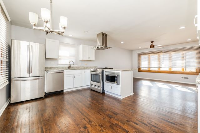 83 Indianwood Drive, Thornton, IL 60476