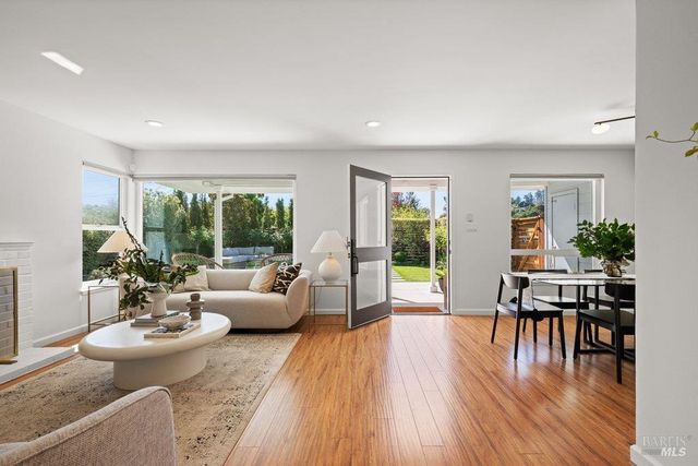 17 Strawberry Cir, Mill Valley, CA 94941