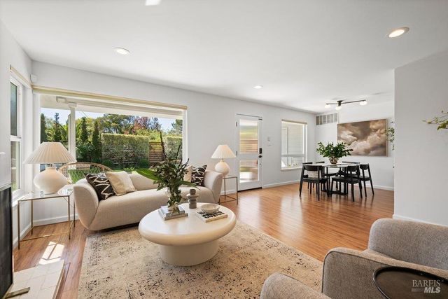 17 Strawberry Cir, Mill Valley, CA 94941