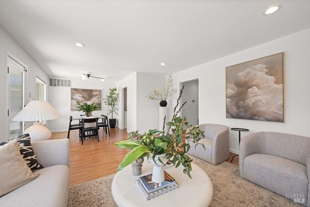 17 Strawberry Cir, Mill Valley, CA 94941