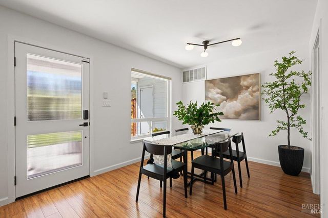 17 Strawberry Cir, Mill Valley, CA 94941